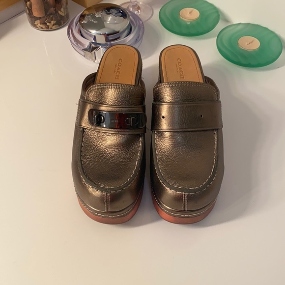 Coach Shoes - Beautiful and stylish coach clogs size 9😘🤗🥰👏❤️